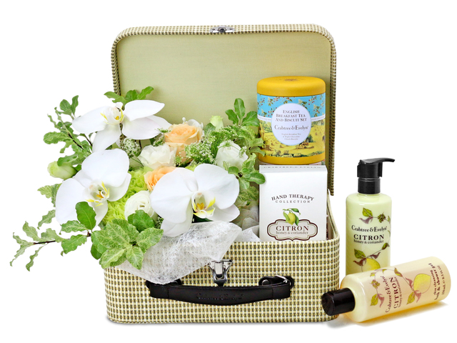 Birthday Present - Crabtree and Evelyn Body Care Set - L7660227 Photo