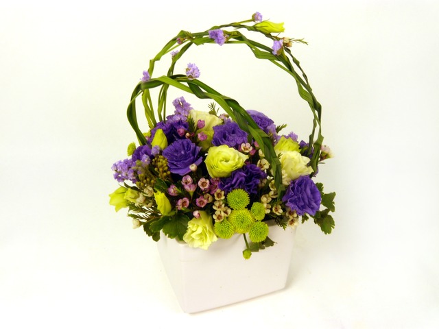 Florist Flower Arrangement - Lila - P7498