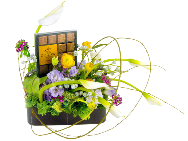 Florist Gift Set - Flower and chocolate A - B8863 Photo