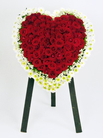 Funeral Flower - Full Closed Heart Stand - P1645 Photo
