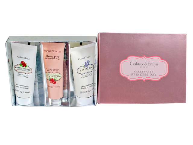 Gift Accessories - Crabtree & Evelyn Princess Day Hand Care Mini Set - L3105880 Photo