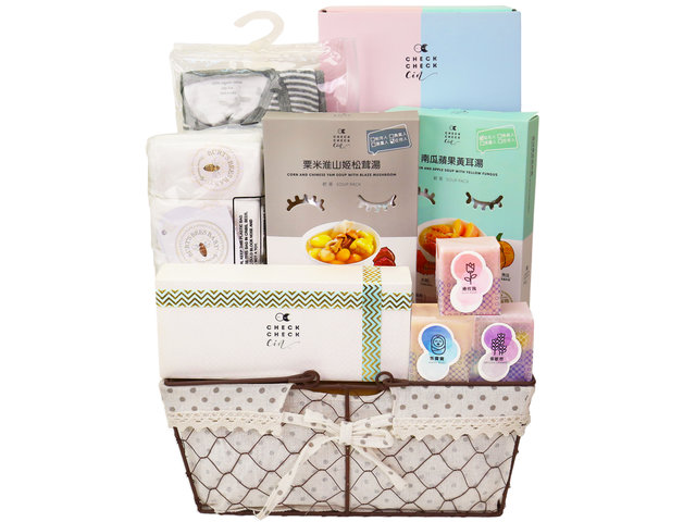 New Born Baby Gift - CheckCheckCin Baby Gift Hampers CC04 - BY1129A9 Photo
