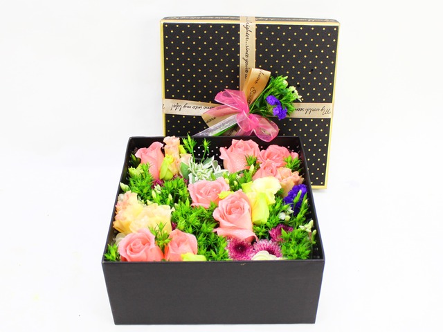 Как сделать коробку с цветами живыми