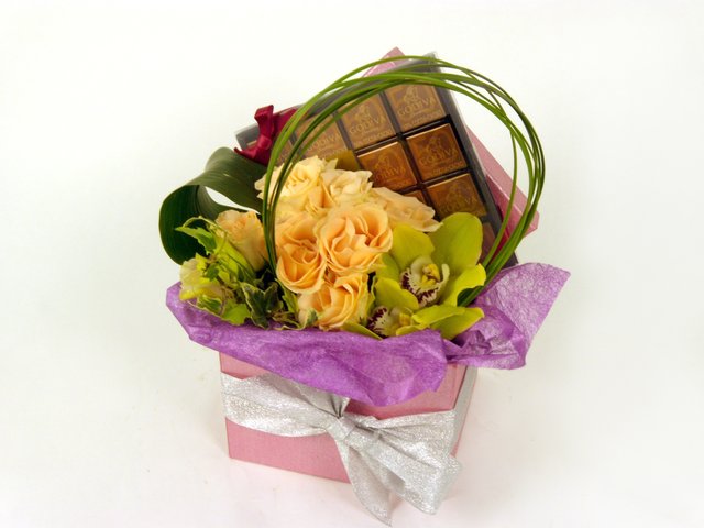 Order Flowers in Box - Serendipity - P9862 Photo