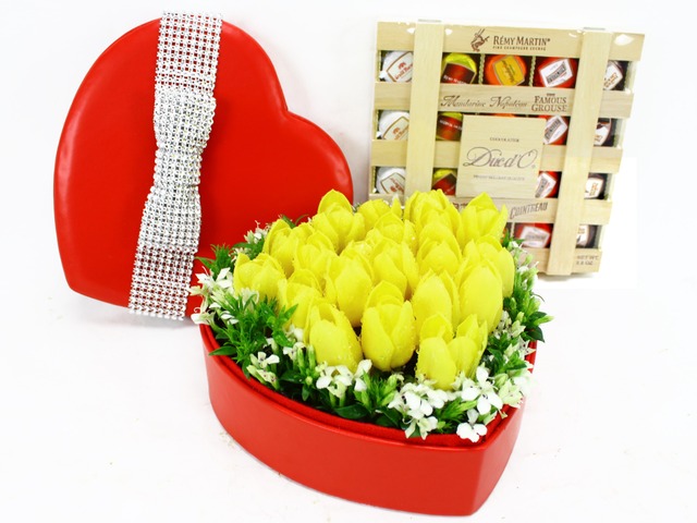 Order Flowers in Box - Tulip heart with Ducd'O - L11383 Photo