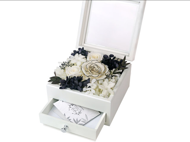 Preserved Forever Flower - Elegant Black and White Flower Box M52 - L44000088 Photo