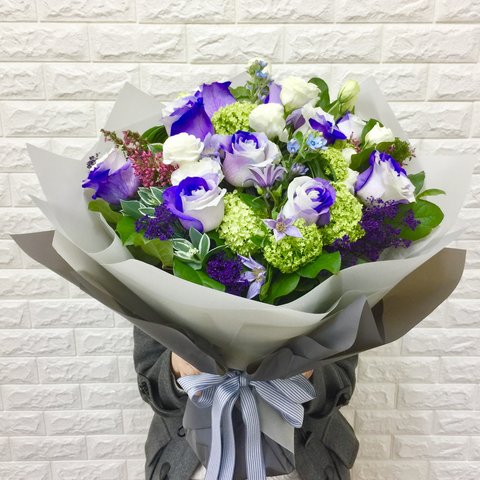 Weekly Import Flower - Limited Edition - Purple/White rose bouquet LEB12 - 1BB0405A1 Photo