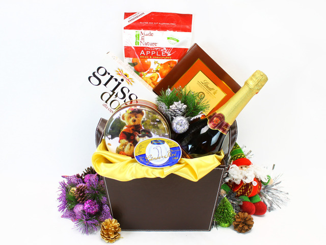 Wine n Food Hamper - Christmas Gift Hamper A) - L19171 Photo