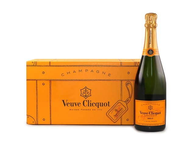 Wine n Food Hamper - Veuve Clicquot Brut Yellow Label NV with Gift Box Case Offer(6 bottles) - CW1126A4 Photo