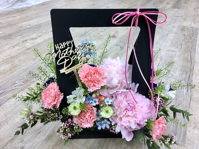 本周進口鮮花 - 母親節限定 - 粉紅牡丹康乃馨花盒 LED06 - 1BB0504A2 Photo