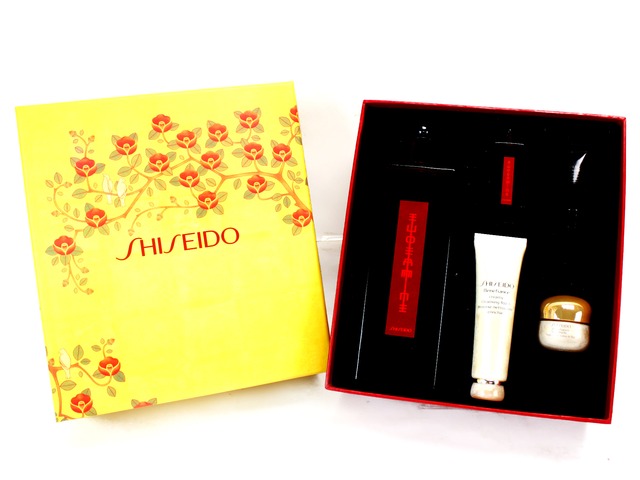 花店附加礼物 - Shiseido 护肤礼盒 1 - L33017 Photo