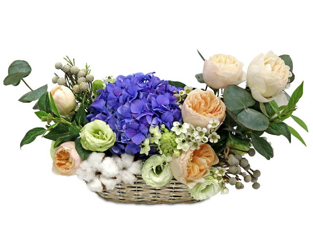 Florist Flower Arrangement - Graden rose florist decor 7  - L76605634 Photo