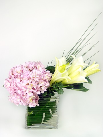 Florist Flower Arrangement - Innocence - P0404 Photo