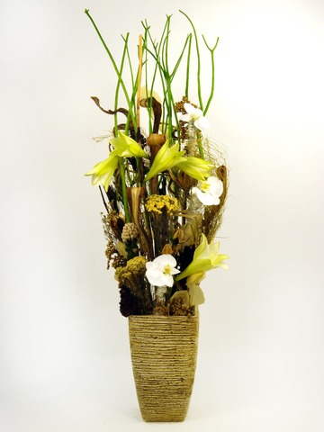 Florist Flower Arrangement - Innocent Beginning - P4420 Photo