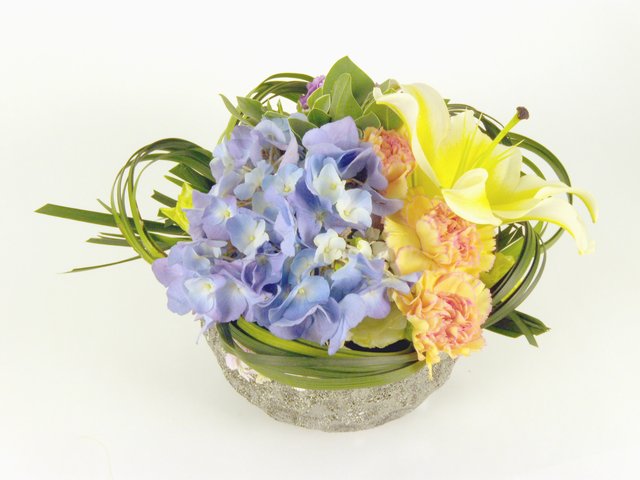 Florist Flower Arrangement - Little arrangement - P15866 Photo