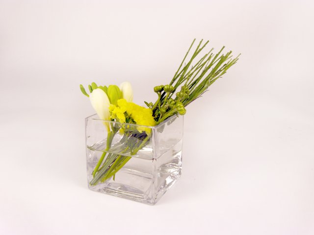 Florist Flower Arrangement - Monthly (J) - P8015 Photo