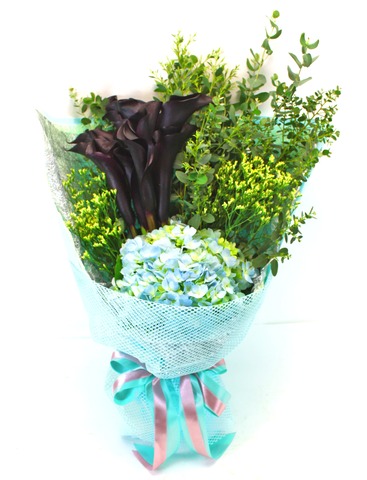 Florist Flower Bouquet - Deep Dark Bouquet - L31667 Photo