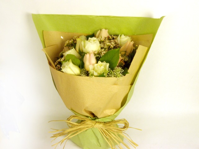 Florist Flower Bouquet - Simple - B6742 Photo