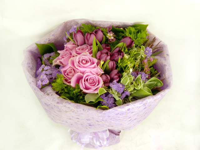 Florist Flower Bouquet - Sweetheart - B6505 Photo