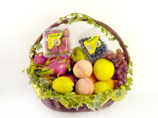 Fruit Basket - Mid-Autumn Fresh Fruits - P18319 Photo