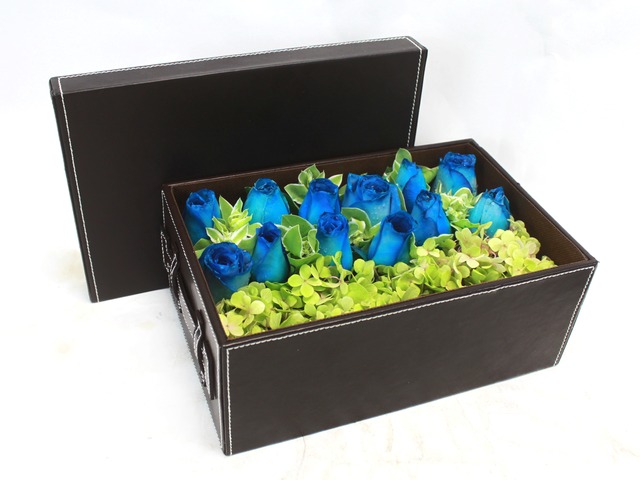 Order Flowers in Box - Blue diamond - L24110 Photo