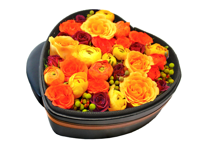 Order Flowers in Box - Min Kenya Rose Flower Box 2 - L156319 Photo