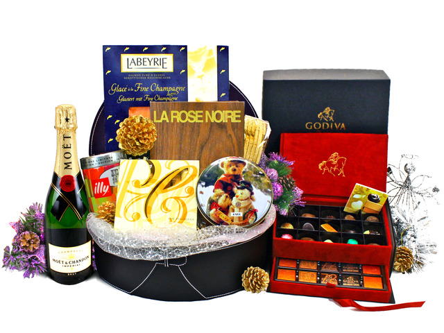 Wine n Food Hamper - Christmas Gift Hamper U - L19276 Photo