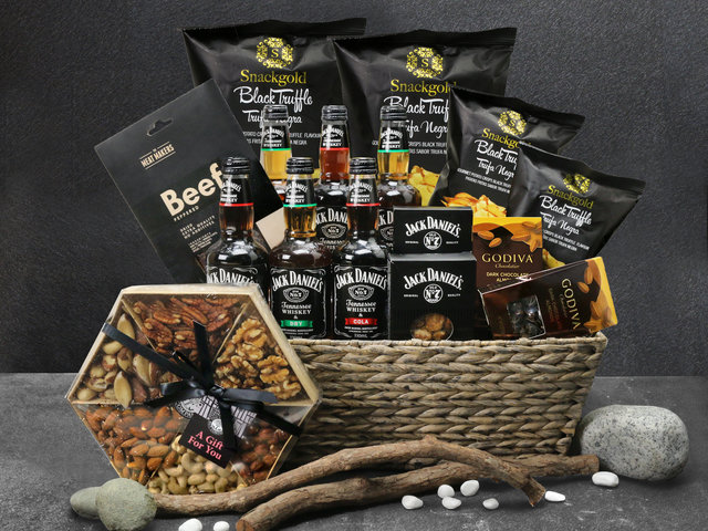 Wine n Food Hamper - Christmas Party Hamper L4 - L76609267 Photo