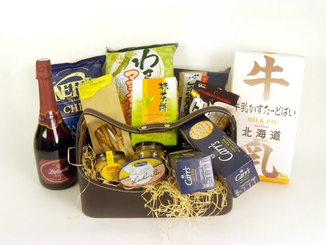 Wine n Food Hamper - Delectable Selection (P) - P16054 Photo