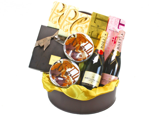 Wine n Food Hamper - Delux Gift Hamper 12 - L33996 Photo