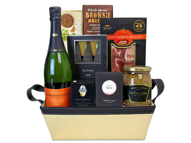 Wine n Food Hamper - Gift hamper D1 - TNP0410A3 Photo