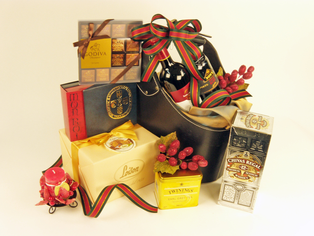 Wine n Food Hamper - Grand Delectables (K) - P3960 Photo