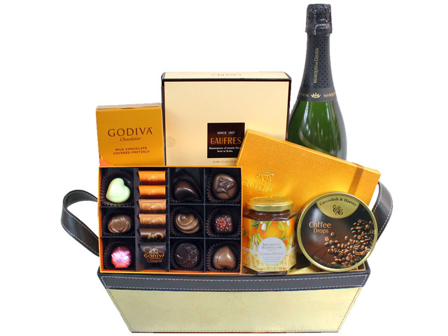 Wine n Food Hamper - Wine Food Gift Hamper C30 - L3106613 Photo