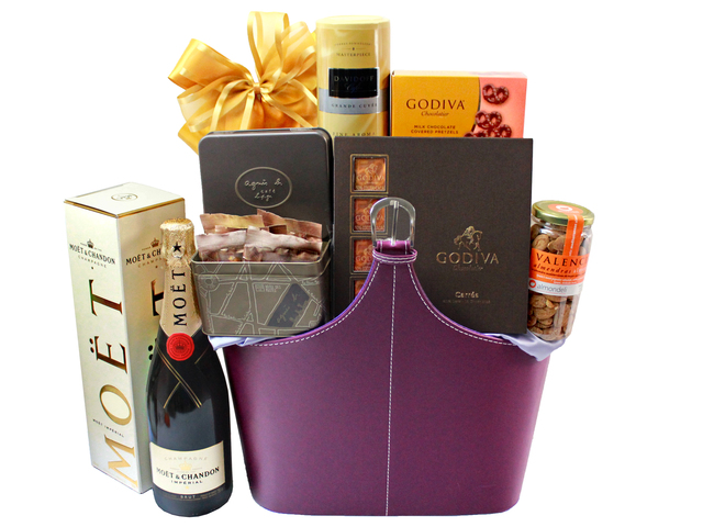 Wine n Food Hamper - Wine Food Gift Hamper D4 - L141751 Photo