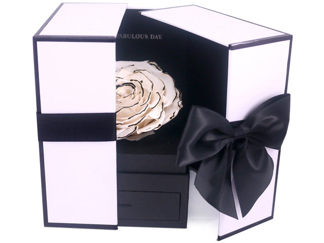 永生不死花 - 優雅永生保鮮花盒花 M70 - PX0330A5 Photo